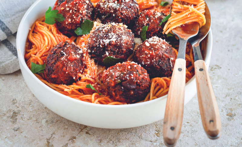 Recette végétarienne : boulettes de champignons à la sauce tomate